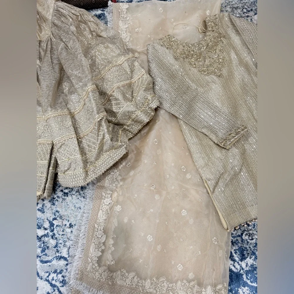 Luxurious Gold Faiza Saqlain Women's Dress with Intricate Detailing - Picture 6 of 8